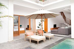 Apple Villa & Suite Seminyak