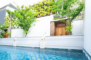 Apple Villa & Suite Seminyak