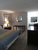 APM Inn & Suites