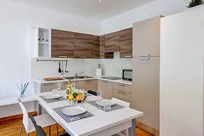 Desenzanoloft – Blue Eyes