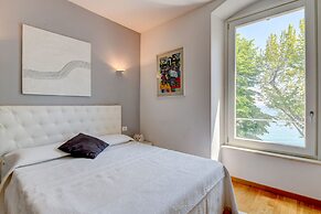 Desenzanoloft – Blue Eyes