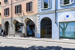 Desenzanoloft – Blue Eyes