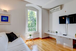 Desenzanoloft – Blue Eyes