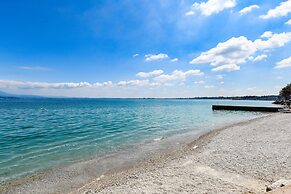 Desenzanoloft – Blue Eyes