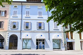 Desenzanoloft – Blue Eyes