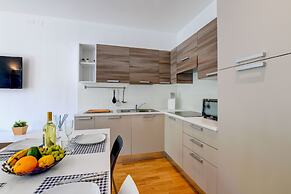 Desenzanoloft – Blue Eyes