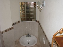 Maya's Bajan Villas - Unit A