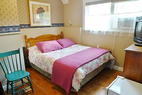 Cavendish Breeze Inn