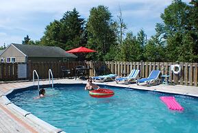 Cavendish Breeze Inn