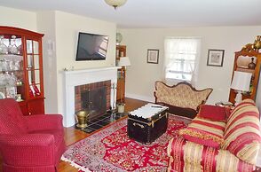 Cavendish Breeze Inn