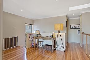 Resort Style Home near Airport & CBD