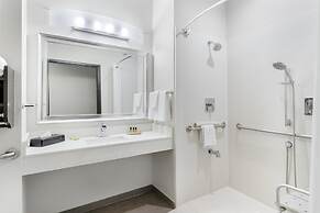 Best Western Plus Waller Hotel