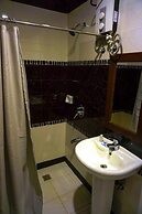 Veranda Suites and Restaurant