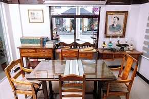 Veranda Suites and Restaurant