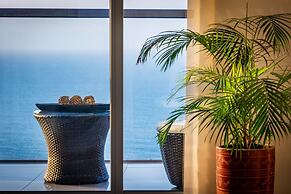 Adlas Condo by the Beach