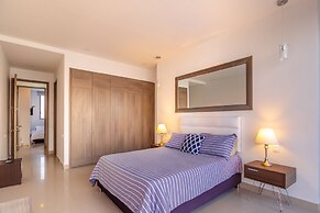 Adlas Condo by the Beach