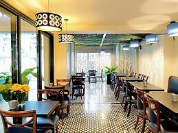 Royal Dragon Boutique Hotel