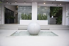 Royal Dragon Boutique Hotel