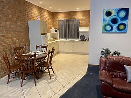 Coastal Waters Motor Inn