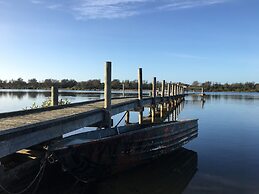 Coastal Waters Motor Inn