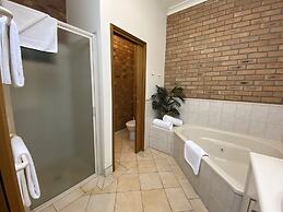 Coastal Waters Motor Inn