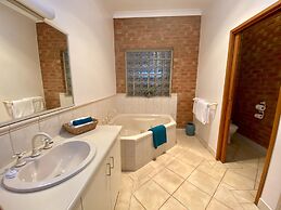 Coastal Waters Motor Inn