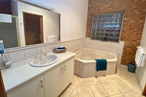 Coastal Waters Motor Inn