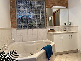 Coastal Waters Motor Inn