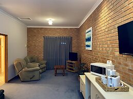 Coastal Waters Motor Inn