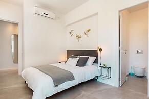 Stylish Apartment with Cozy Vibes by Sea N Rent