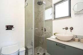 Stylish Apartment with Cozy Vibes by Sea N Rent