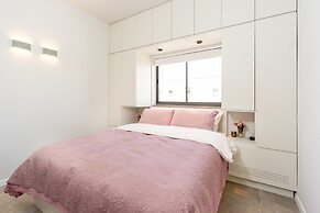 Stylish Apartment with Cozy Vibes by Sea N Rent