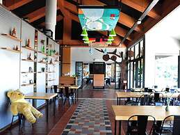 Yanmin Hot Spring Resort