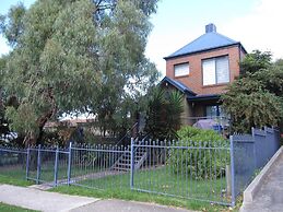 Central Holiday House at 29 Church in Cowes