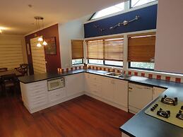 Central Holiday House at 29 Church in Cowes