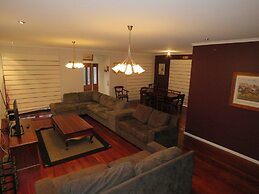 Central Holiday House at 29 Church in Cowes