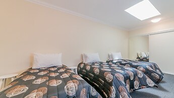 Thompson Avenue Apartments - 3