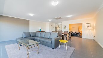 Thompson Avenue Apartments - 3