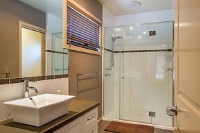 Broadwater By The Beach - With Heated Outdoor Spa