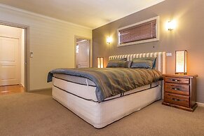 Broadwater By The Beach - With Heated Outdoor Spa