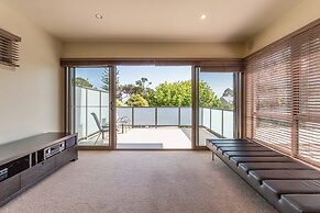 Broadwater By The Beach - With Heated Outdoor Spa