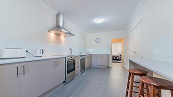 Thompson Avenue Apartments No.1