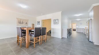 Thompson Avenue Apartments No.1