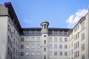 Quentin XL Potsdamer Platz Hotel