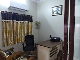 Hotel Zamarrud Palace