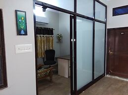 Hotel Zamarrud Palace