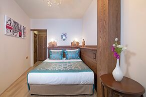 Perapolis Hotel
