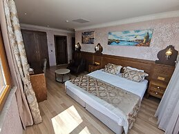 Perapolis Hotel