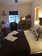 The Oakeley Arms Hotel