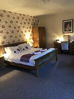 The Oakeley Arms Hotel